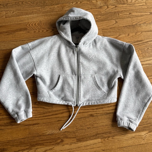 Women's Gray Croppd Zip-Up Hoodie - Picture 4 of 5